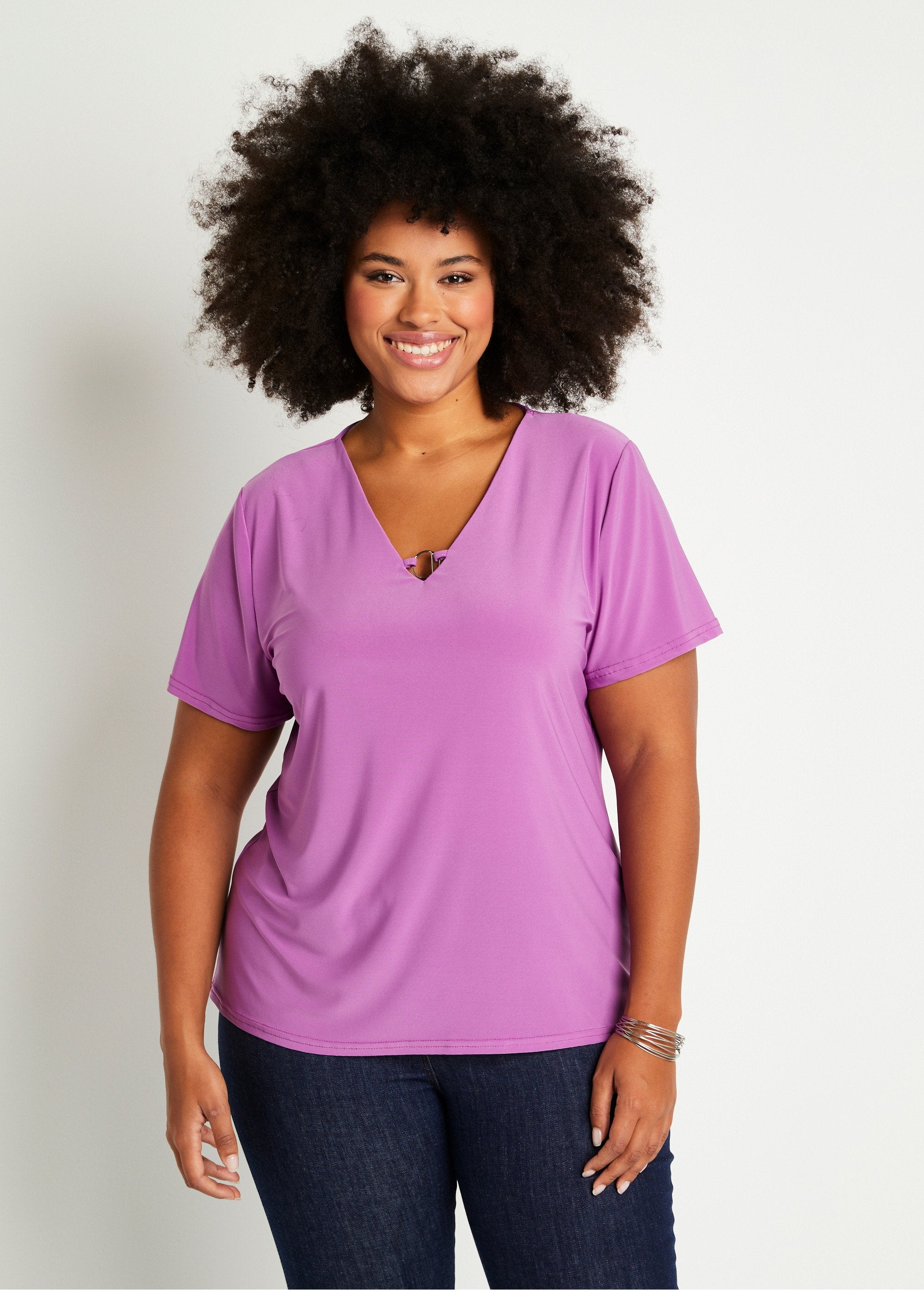 T-shirt_de_manga_curta_lisa_ou_estampada_Roxo_liso_FA1_curvy