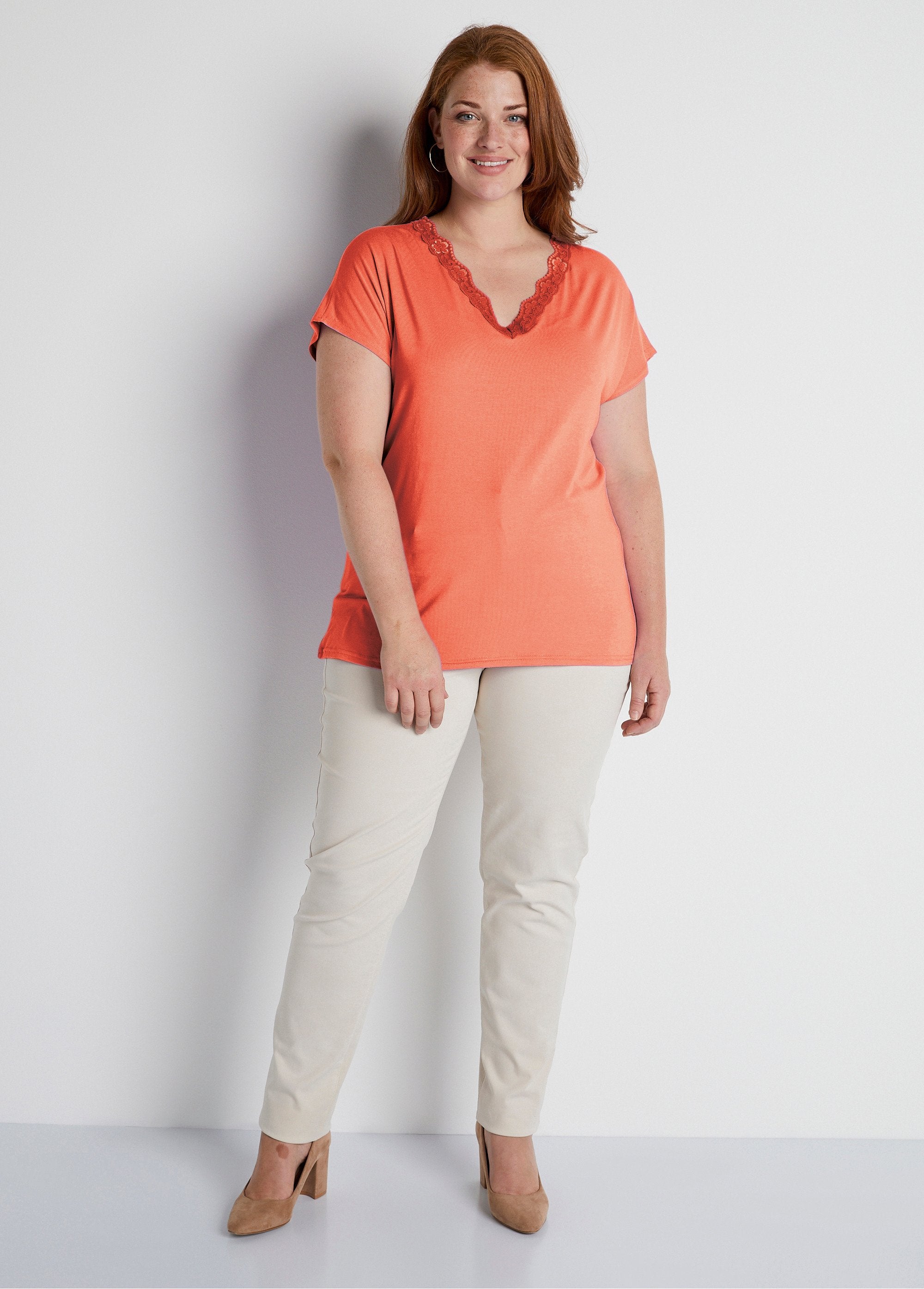 T-shirt_curta_em_renda_stretch_Coral_SF1_curvy