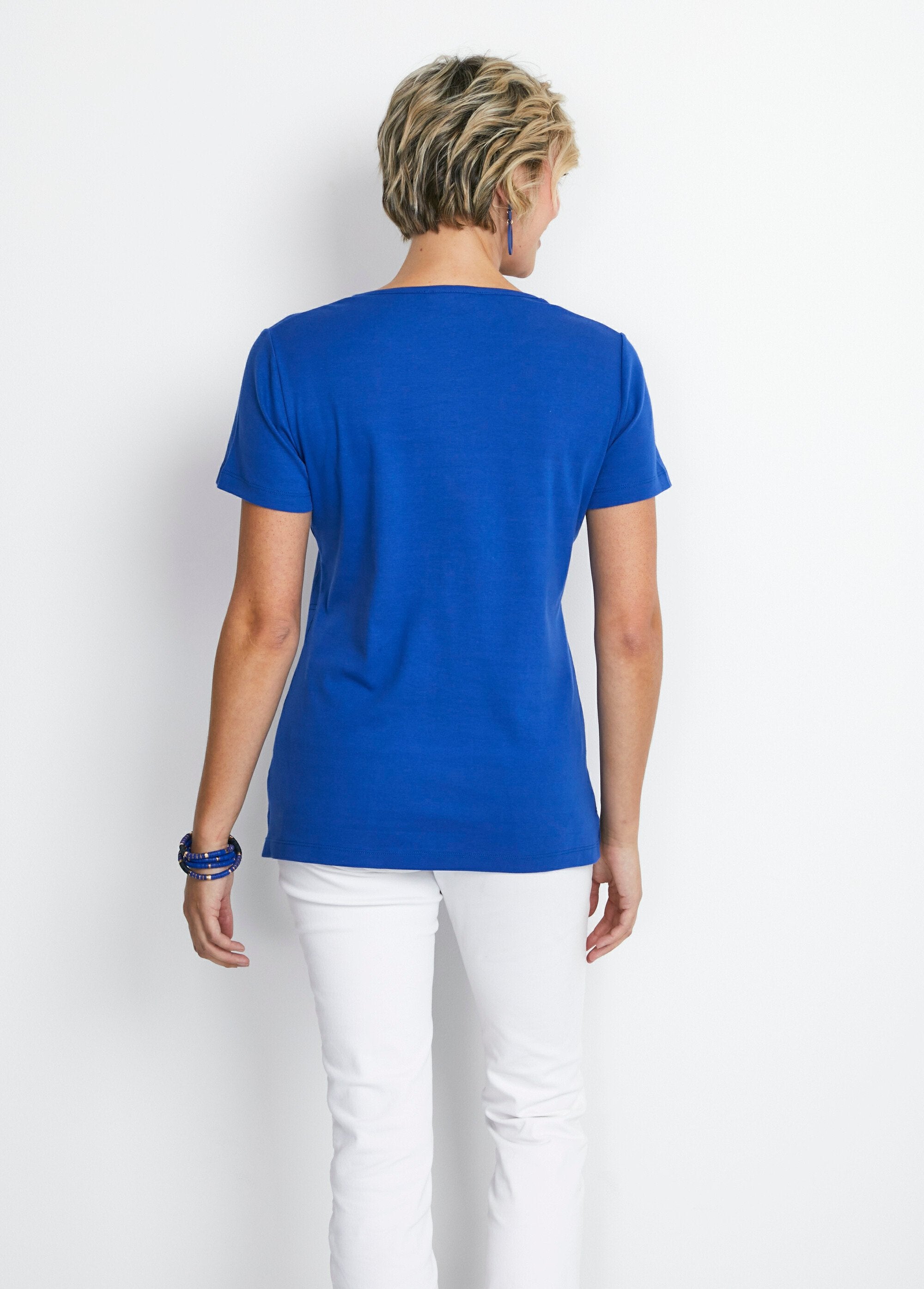 T-shirt_longa_com_estampa_floral_e_fendas_laterais_AZUL_DO1_slim