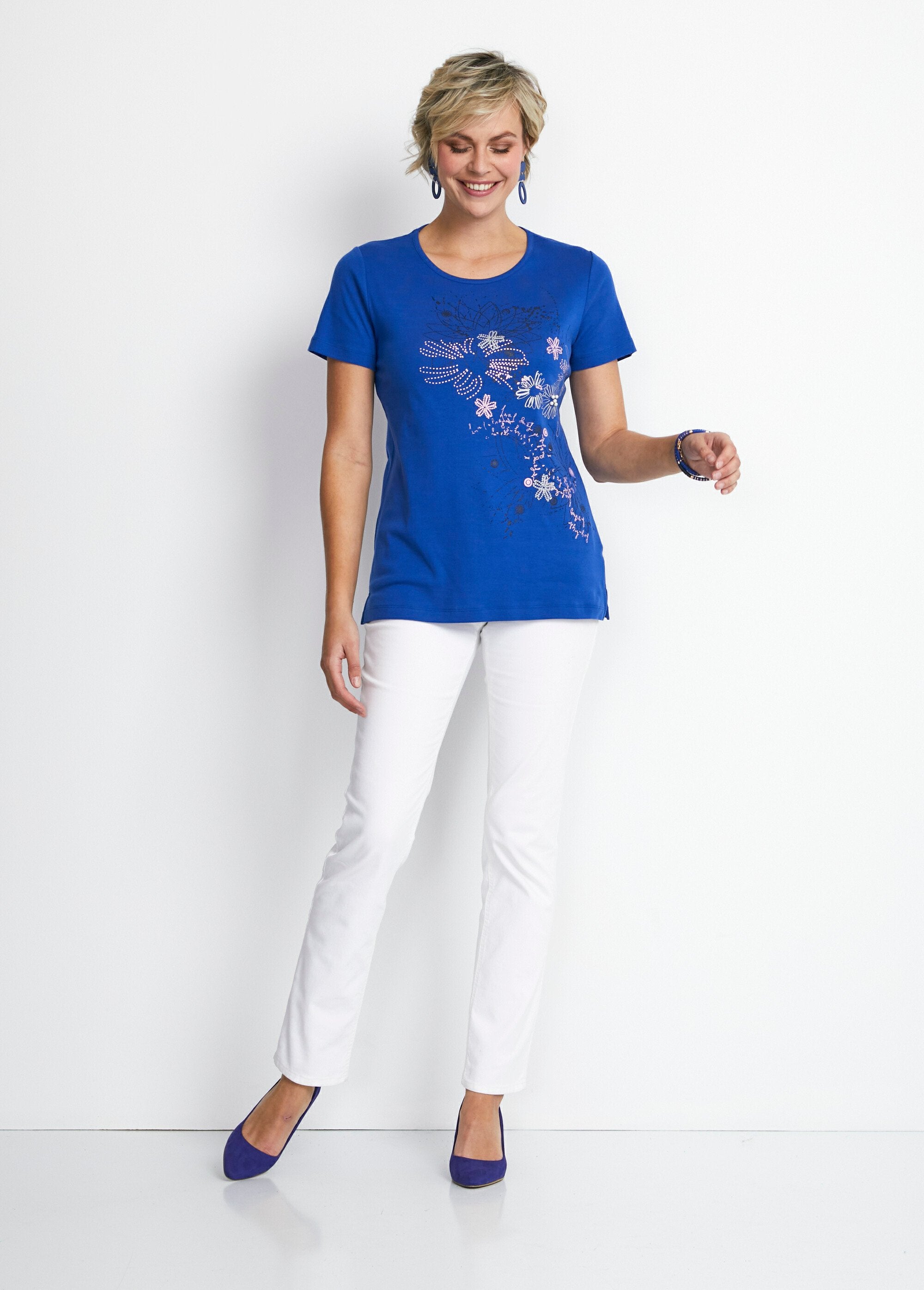 T-shirt_longa_com_estampa_floral_e_fendas_laterais_AZUL_SF1_slim