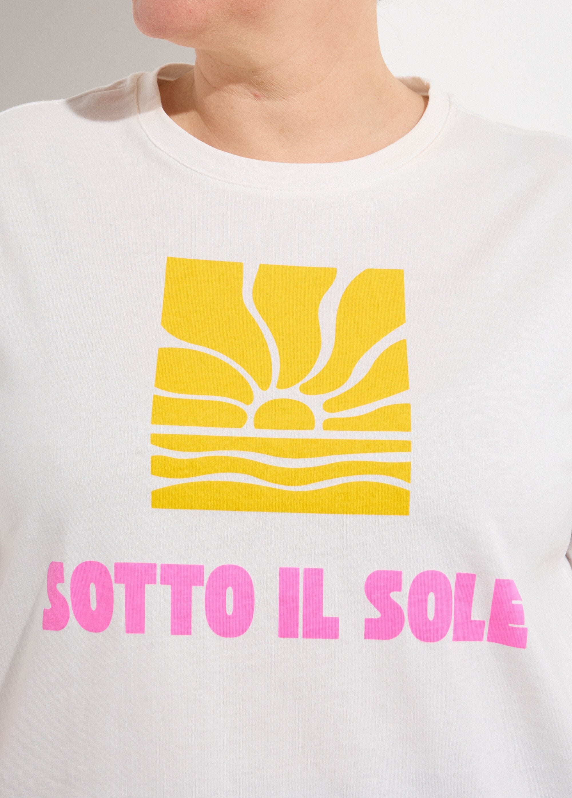 T-shirt_de_manga_curta,_motivo_sol_Blanc_imprime_DE1_curvy