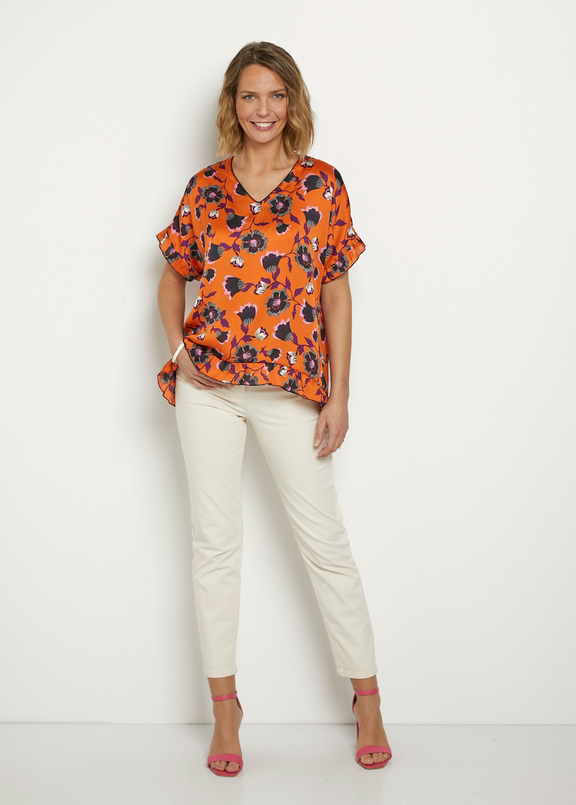 Túnica_de_cetim_com_babados_e_padrão_floral_Orange_imprime_SF1_slim