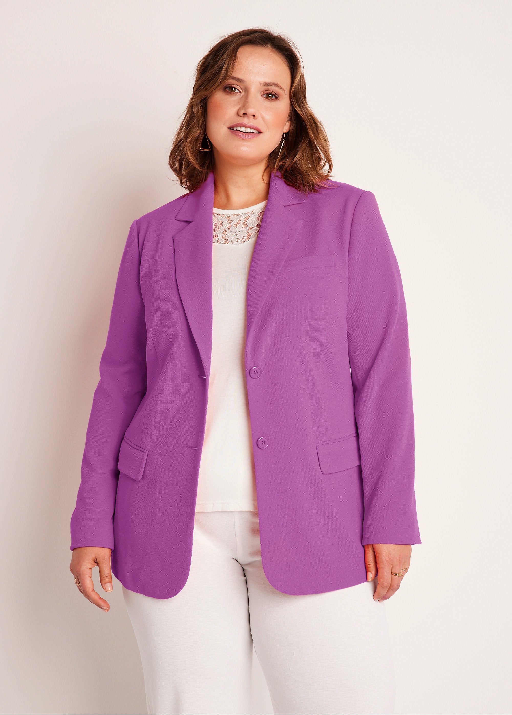 Jaqueta_blazer_de_malha_lisa_com_corte_reto_ROXO_FA1_curvy