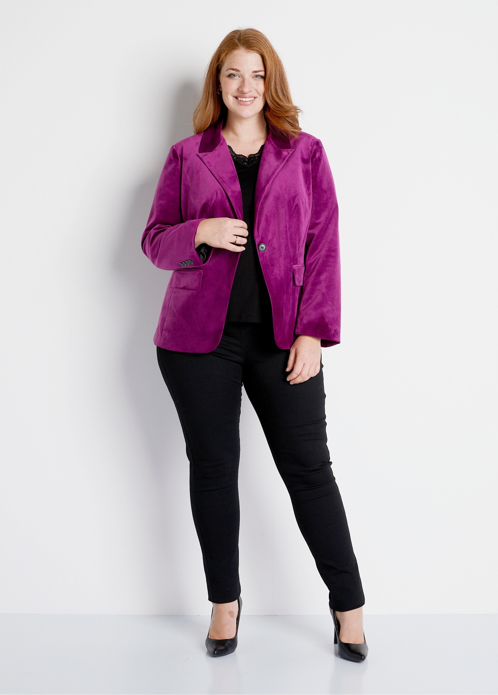 Jaqueta_blazer_reta_de_veludo_liso_com_gola_sob_medida_ROXO_SF1_curvy