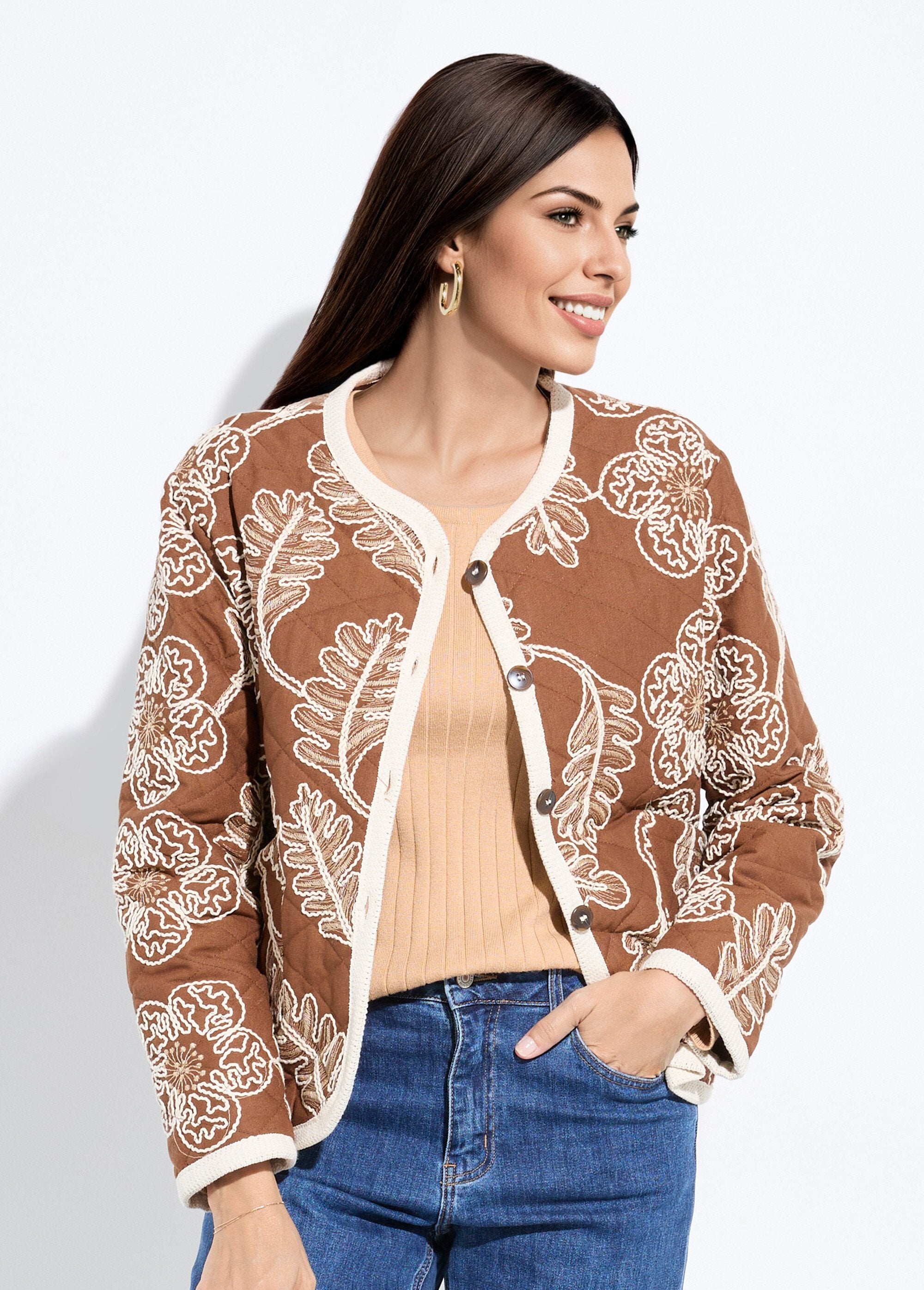 Veste_matelassée_rebrodée_en_twill_Camel_FA1_slim