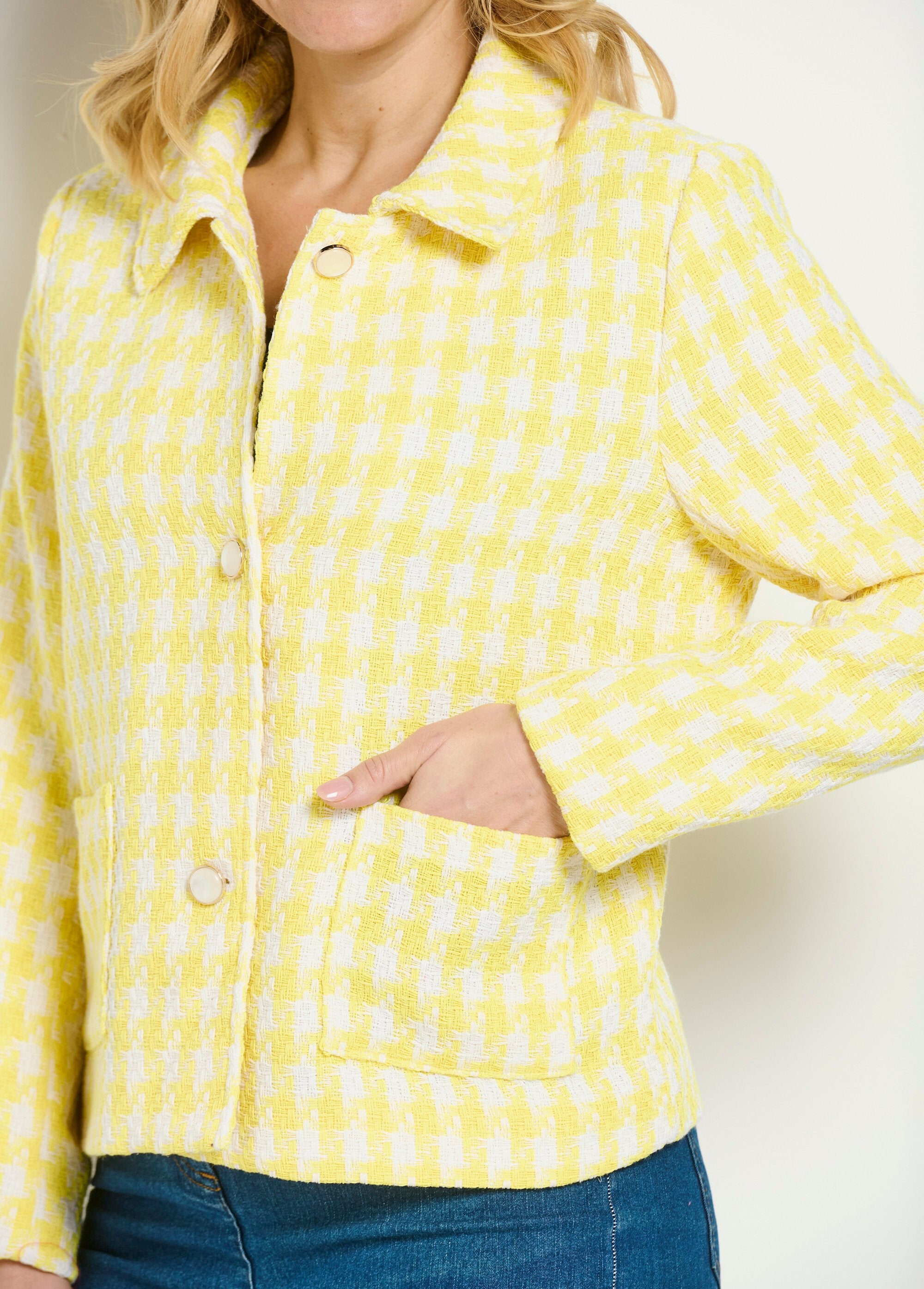 Casaco_curto_com_padrão_houndstooth_Jaune_et_blanc_DE2_slim